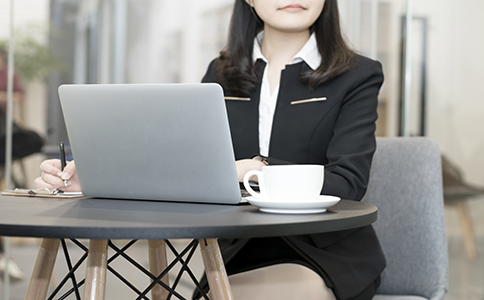 剛開始創(chuàng)業(yè)，注冊公司還是注冊個體工商戶？