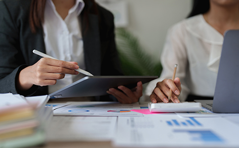 開曼群島注冊公司流程復(fù)雜嗎？